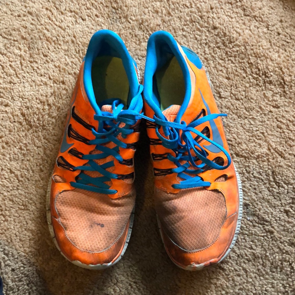 CHEAP! Very worn condition Nike’s!